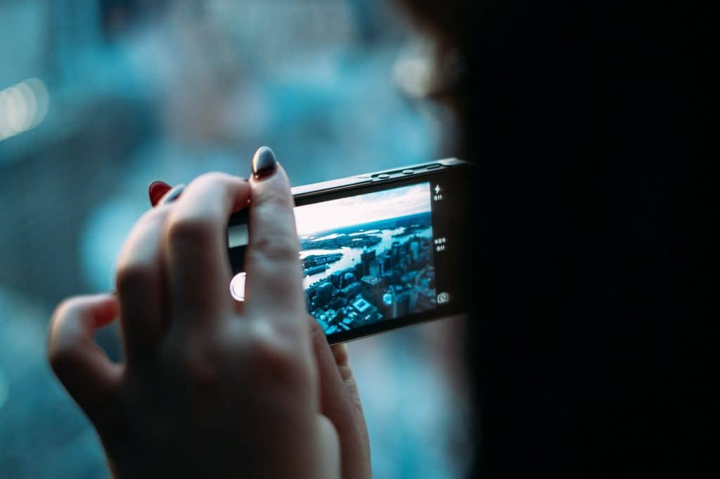 información sobre cristales ultra-resistentes para moviles