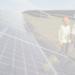 placas solares hombres